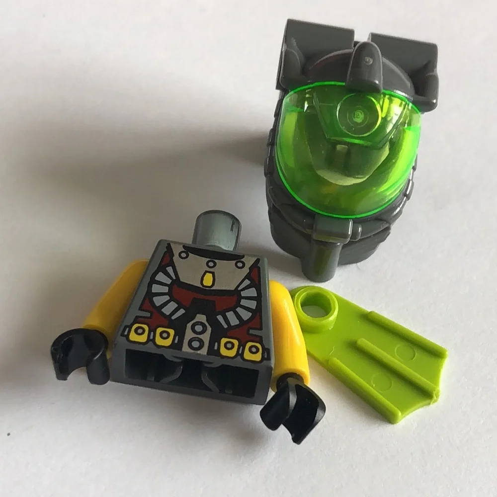 LEGO Atlantis Diver Torso Minifig and helmet LEGO diver Atlantis Lance